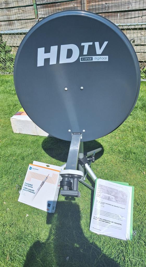 Te koop recreatie pakket.  Schotelantenne. Canal digital, Ophalen of Verzenden, Zo goed als nieuw, (Schotel)antenne-accessoires
