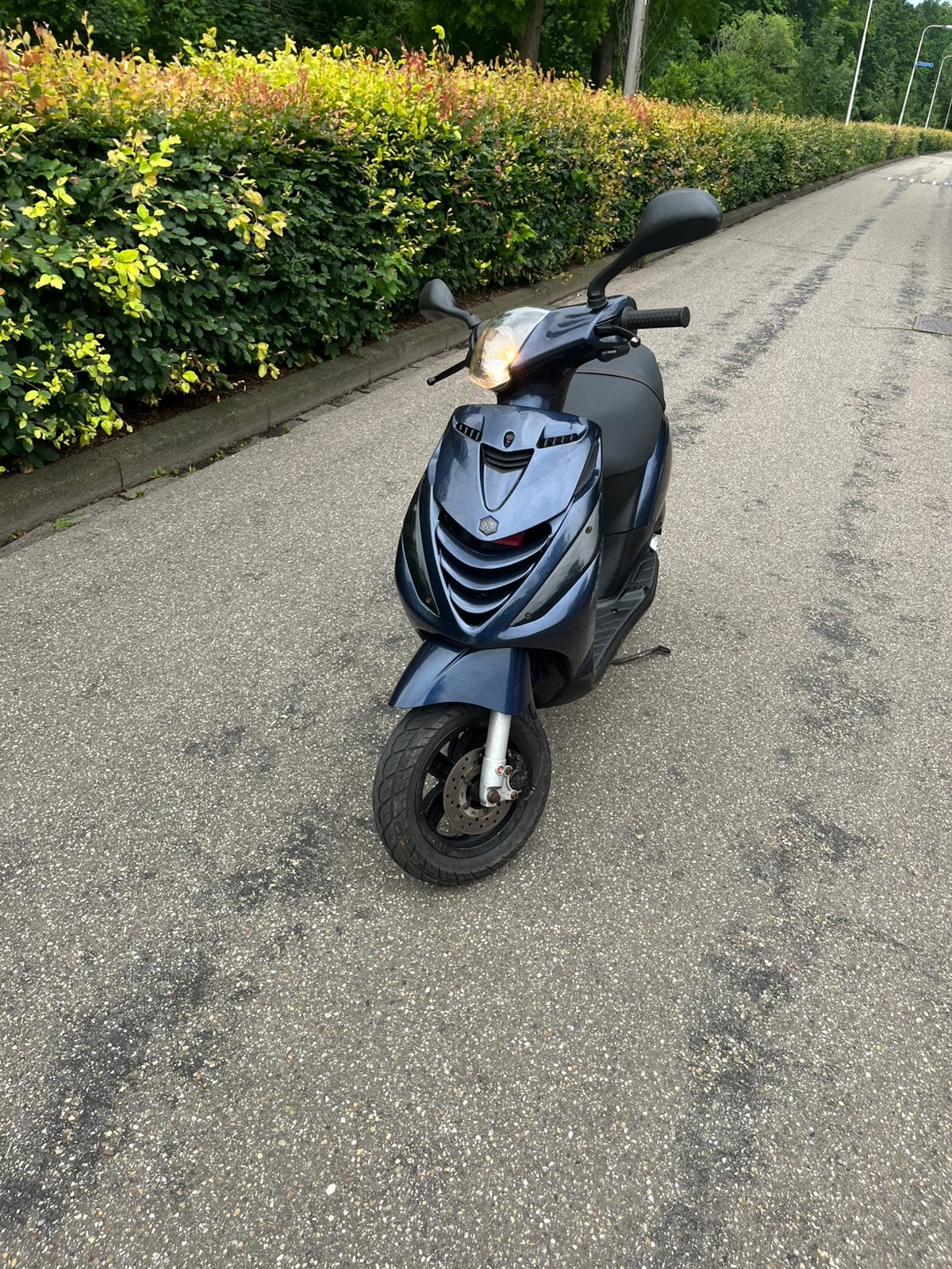 Zip iget 2019, Fietsen en Brommers, Scooters | Piaggio, Zo goed als nieuw, Zip, Benzine, Ophalen