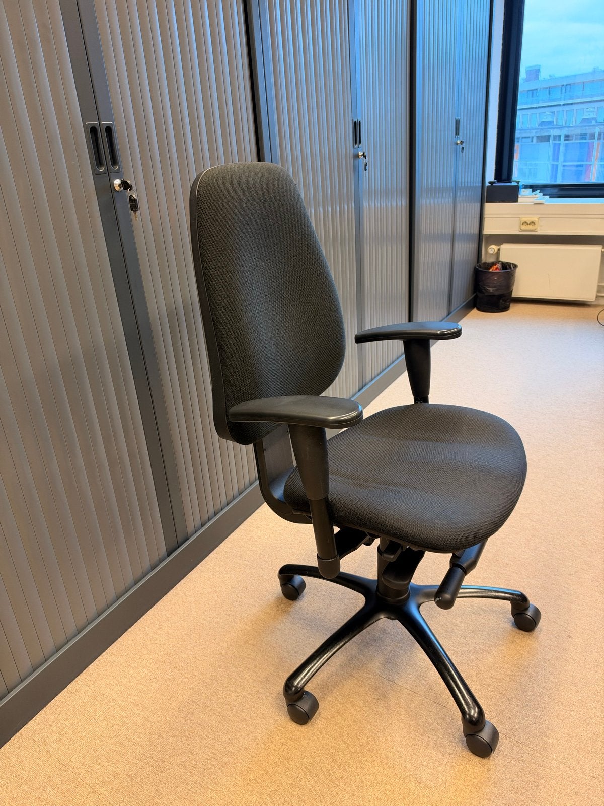 Comfortabele Bureaustoel - Hoogte en amleuning Verstelbaar, Ophalen of Verzenden, Gebruikt, Zwart, Bureaustoel