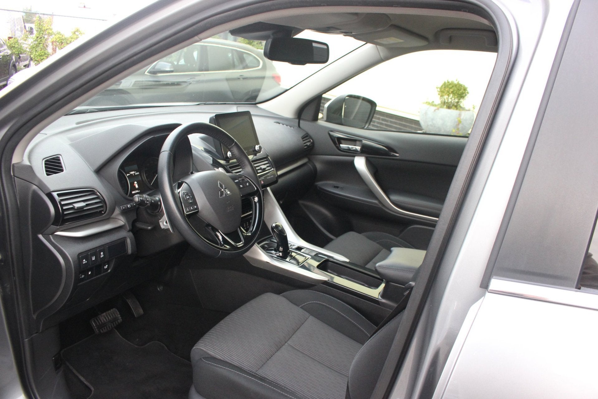Mitsubishi Eclipse Cross 2.4 PHEV Intense | Trekhaak | Camer, Auto's, Automaat, 188 pk, Stof, Euro 6