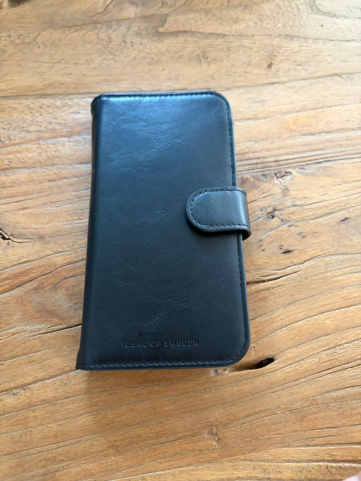 Ideal of sweden - leren portemonee hoesje iphone 16, Telecommunicatie, IPhone 15, Zwart, Hoesje of Tasje, Ophalen of Verzenden
