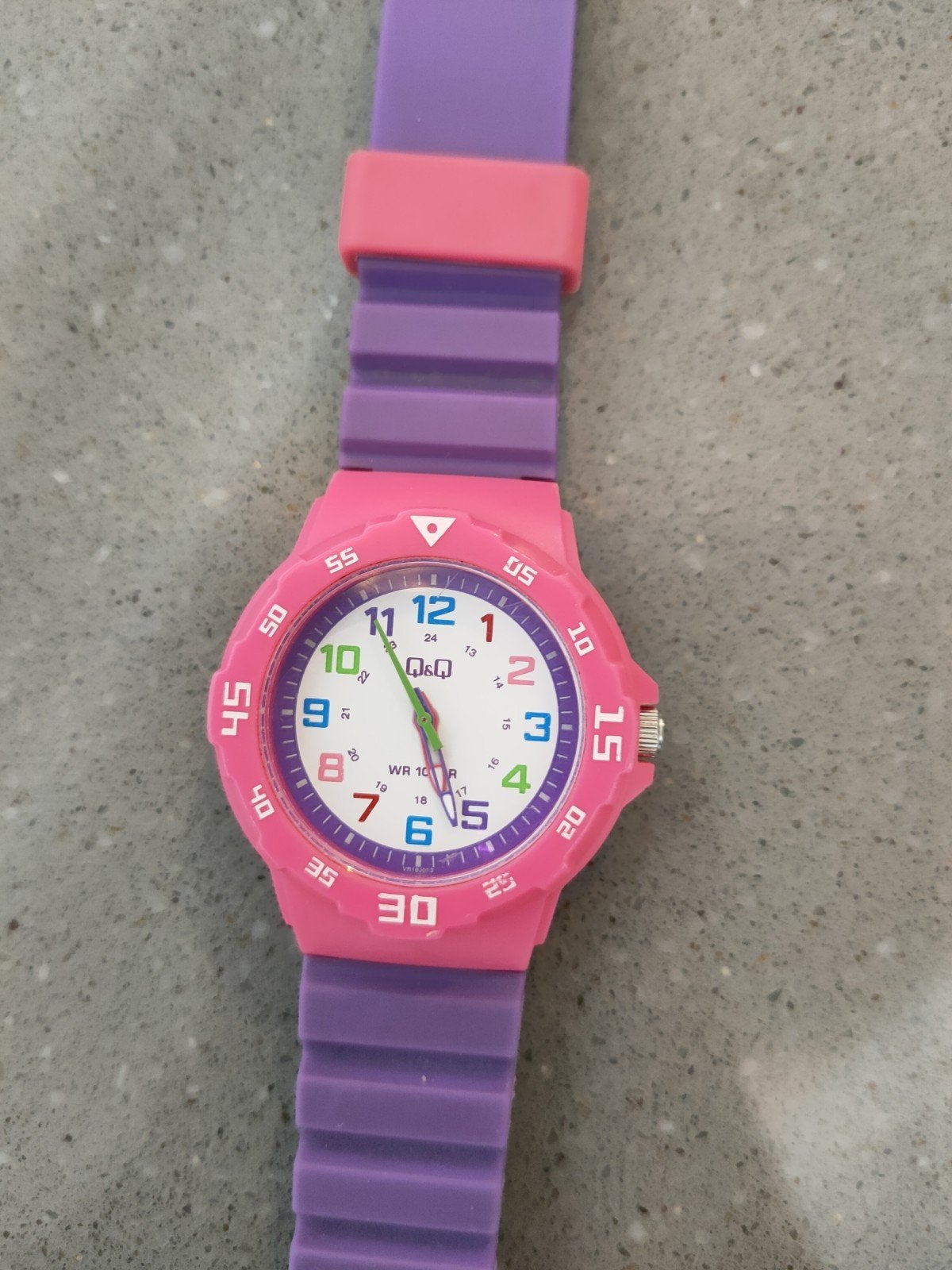 Leuk kinderhorloge, roze/paars, met lichte krasjes, Ophalen of Verzenden, Gebruikt, Meerkleurig, Jongen of Meisje