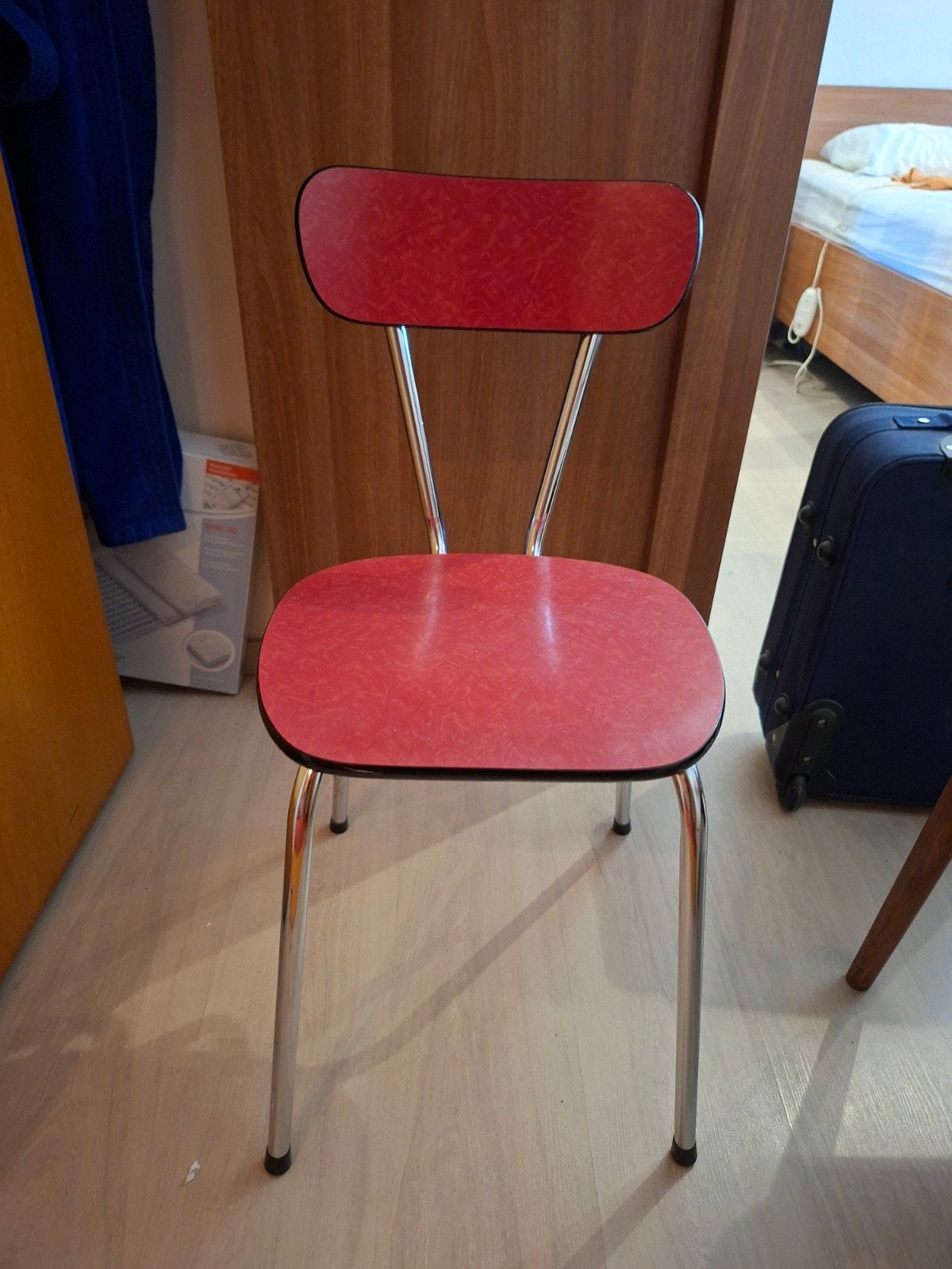 4 rode Brabantia stoelen en bijbehorende tafel, Huis en Inrichting, Ophalen, Gebruikt, Vintage, Retro, Metaal