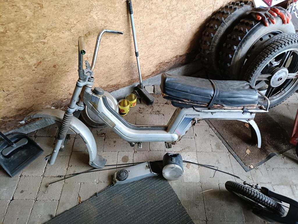 Vespa si frame zonder kenteken (ciao bravo Citta), Ophalen, Gebruikt, Zadel