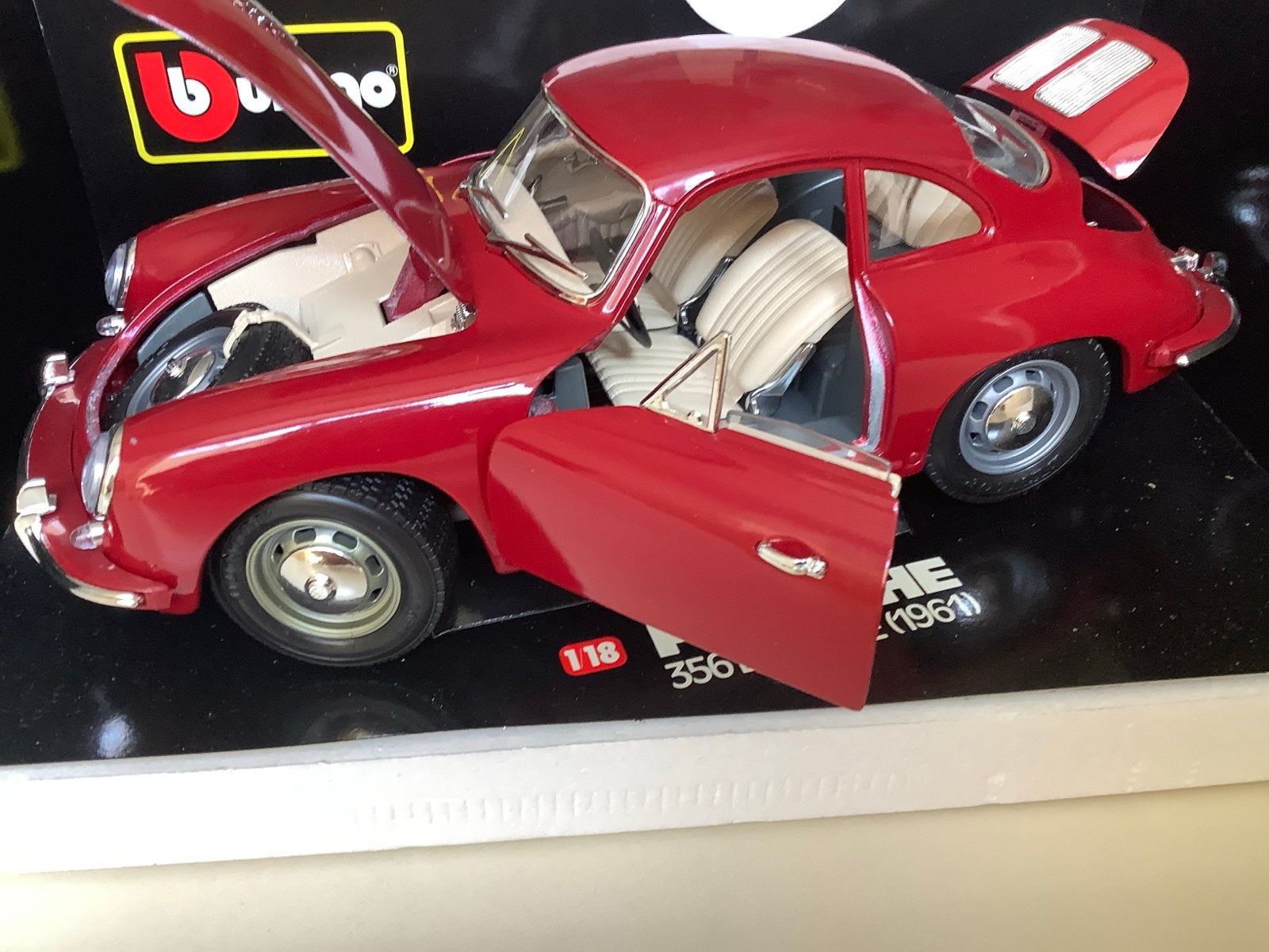 Burago Porsche 356 B Coupé (1961) - Nieuw in OVP, Ophalen of Verzenden, Nieuw, Auto, Bburago