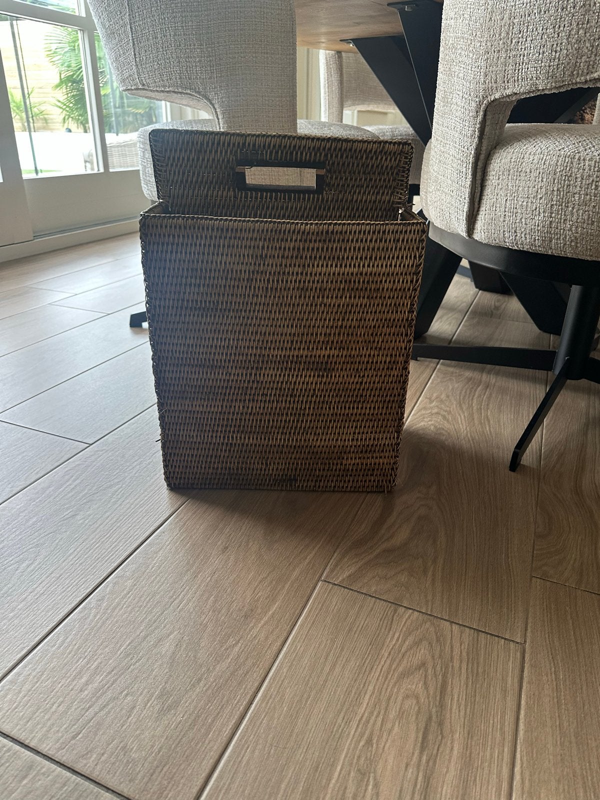 Rotan tijdschriftenrek met handvat, Huis en Inrichting, Woonaccessoires | Krantenbakken en Lectuurbakken, Ophalen, Meerdere vakken