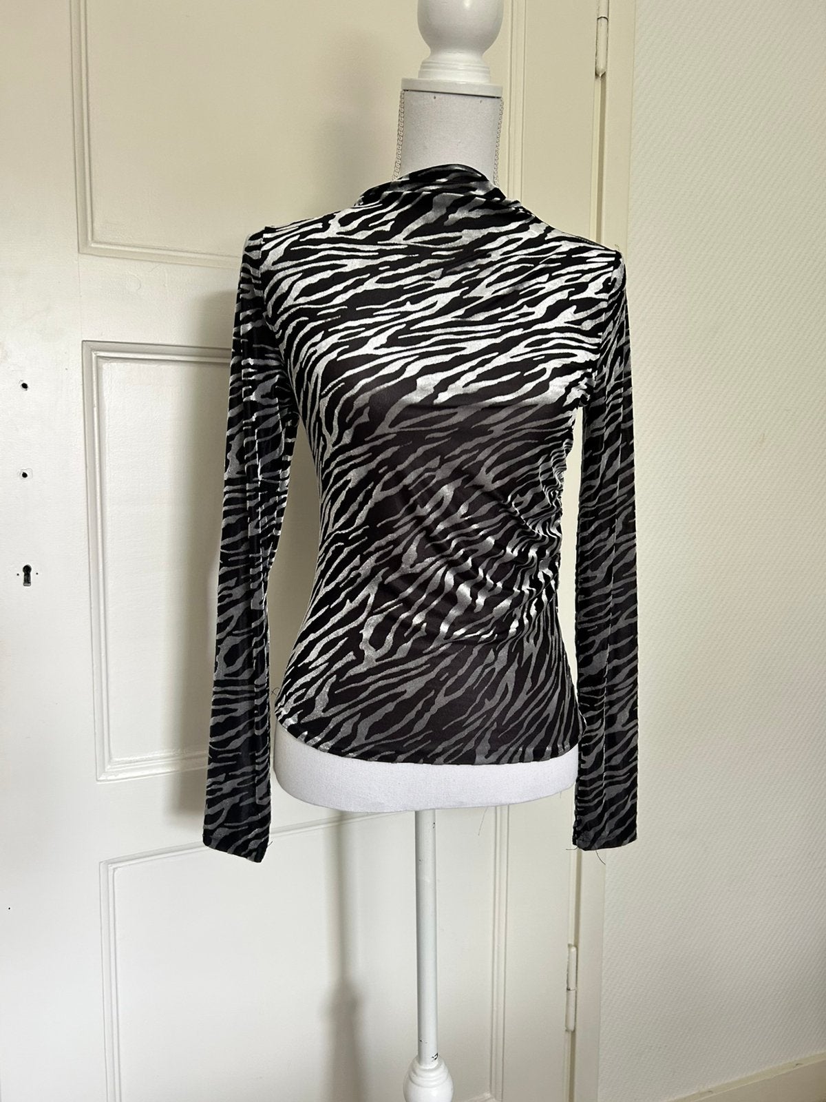 Guts & Gusto Mesh Top Zebraprint Glitter/Zilver – Maat M, Maat 38/40 (M), Zwart, Ophalen of Verzenden, Lange mouw
