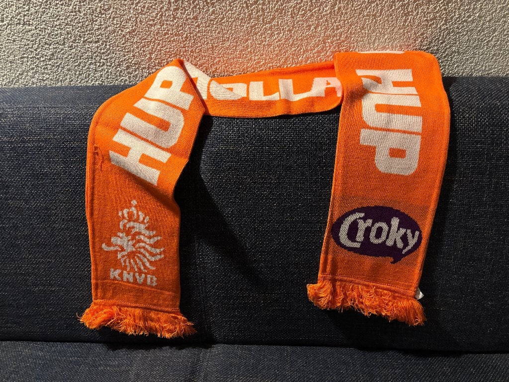 Oranje KNVB Croky acryl sjaal met franjes NIEUW, Verzamelen, Ophalen, Nieuw, Hoed, Pet, of Sjaal, Croky