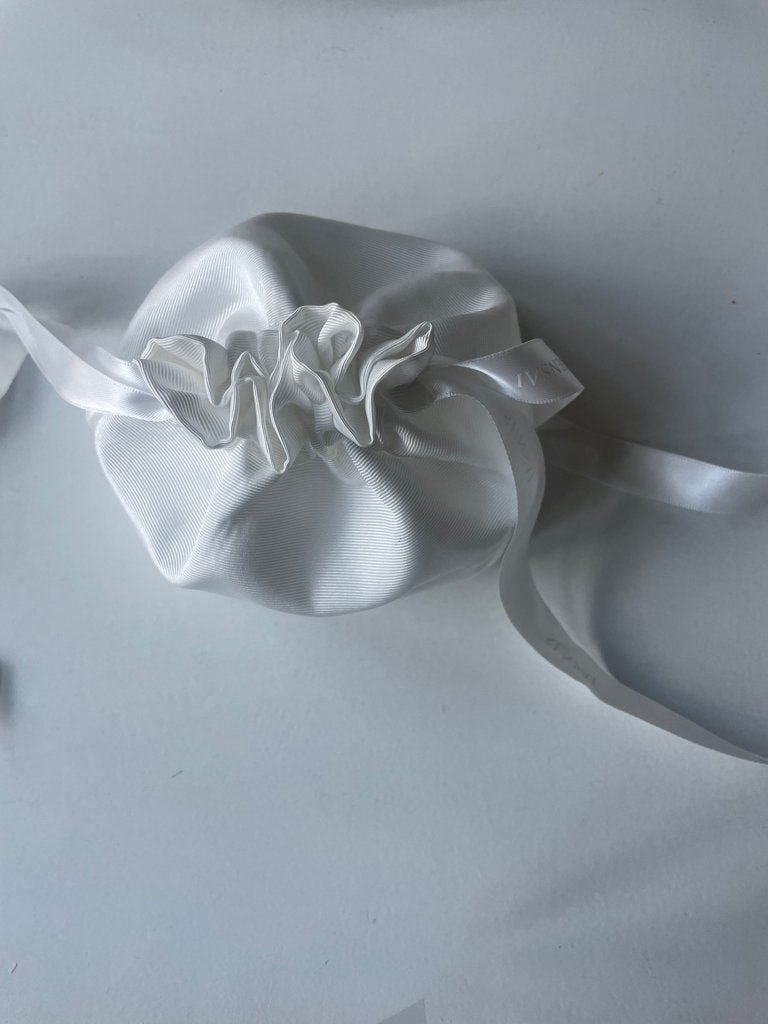 Sensai - Witte pouch met linten, Ophalen of Verzenden, Nieuw, Wit, Dame