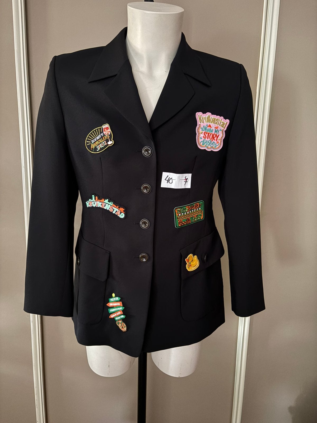 (7) Kruikenstad Colbert maat 40 carnaval emblemen tilburg, Kleding | Dames, Carnavalskleding en Feestkleding, Ophalen of Verzenden