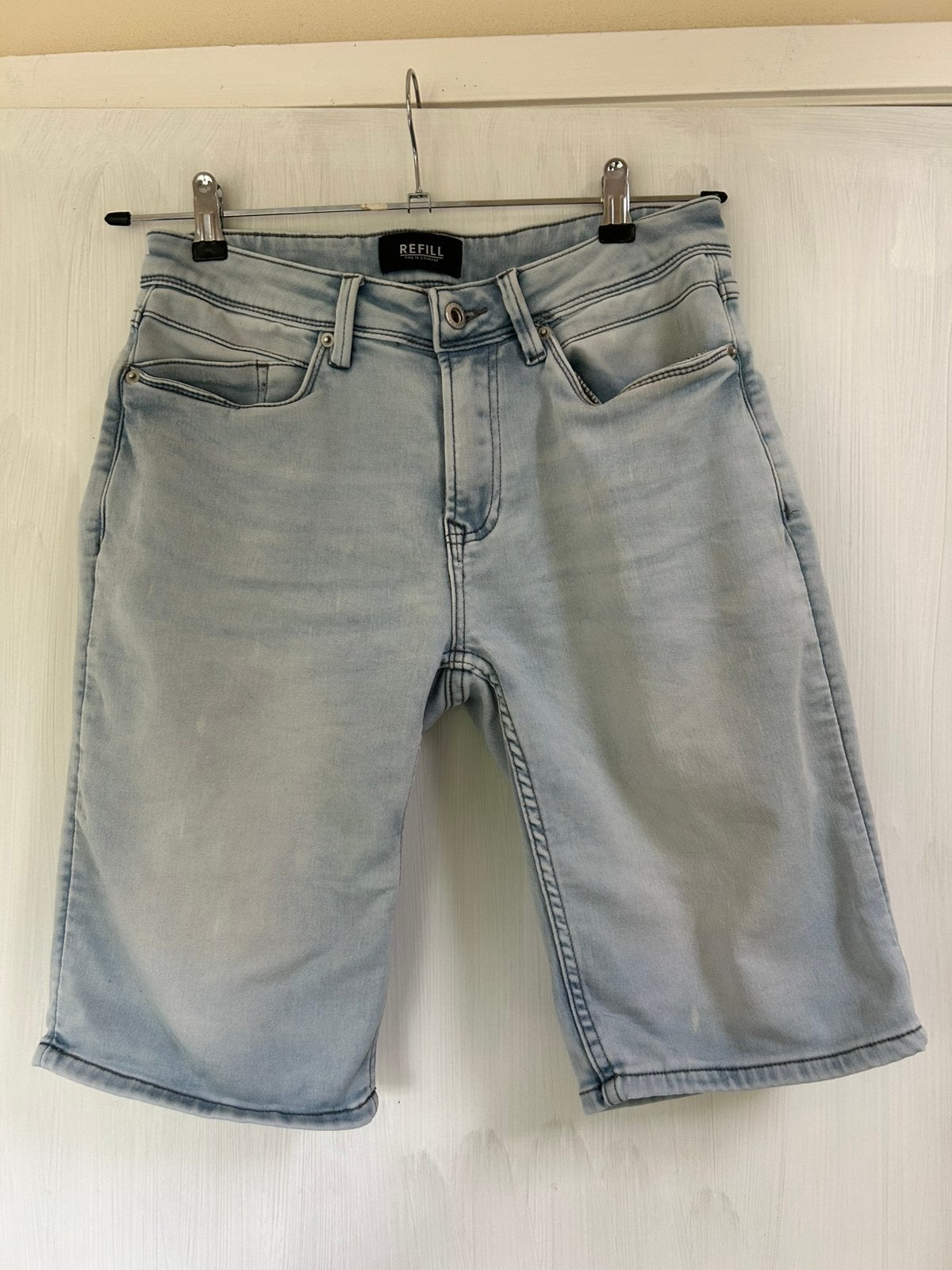 Refill spijkerbroek short lichtblauw maat S, Ophalen of Verzenden, Zo goed als nieuw, Blauw, W32 (confectie 46) of kleiner