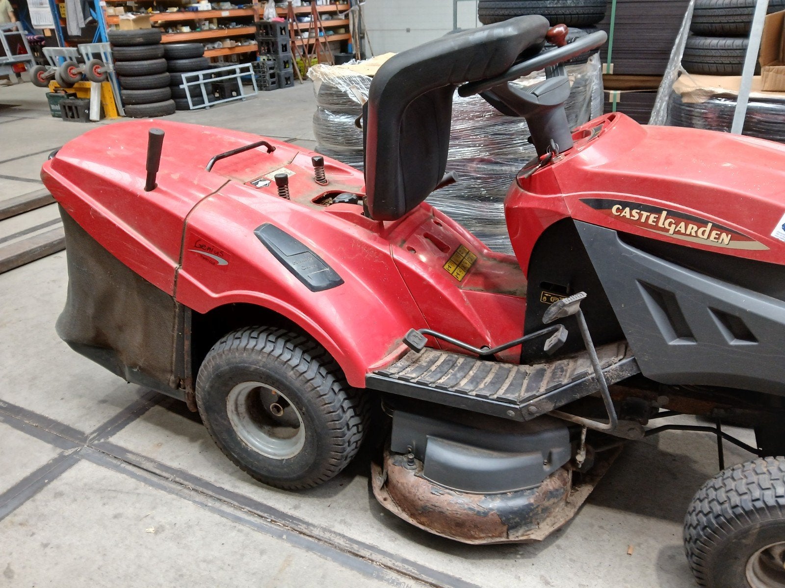 zit maaier castelgarden xg 140 HD € 895, Tuin en Terras, Zitmaaiers, Ophalen, Gebruikt, CastelGarden, Opvangbak