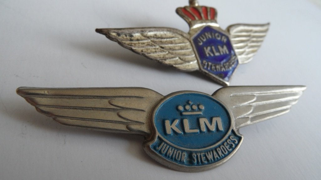 KLM Junior Stewardess spelden 2 x, Verzenden, Gebruikt, Transport, Speldje of Pin