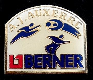 Auxerre A.J. - Berner voetbal pin, Verzamelen, Verzenden, Nieuw, Sport, Speldje of Pin