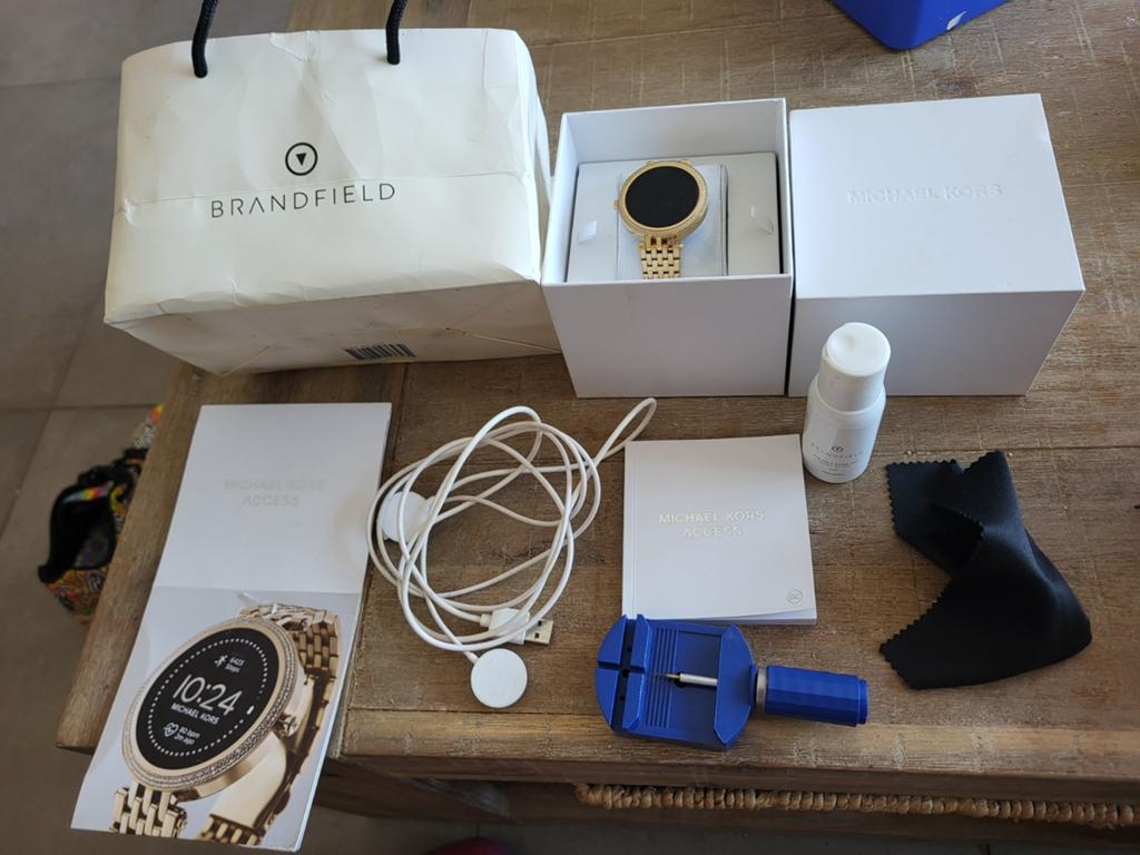 Michael Kors Access Smartwatch Goud - Zo goed als nieuw, Stappen, Ophalen of Verzenden, Zo goed als nieuw, Waterdicht