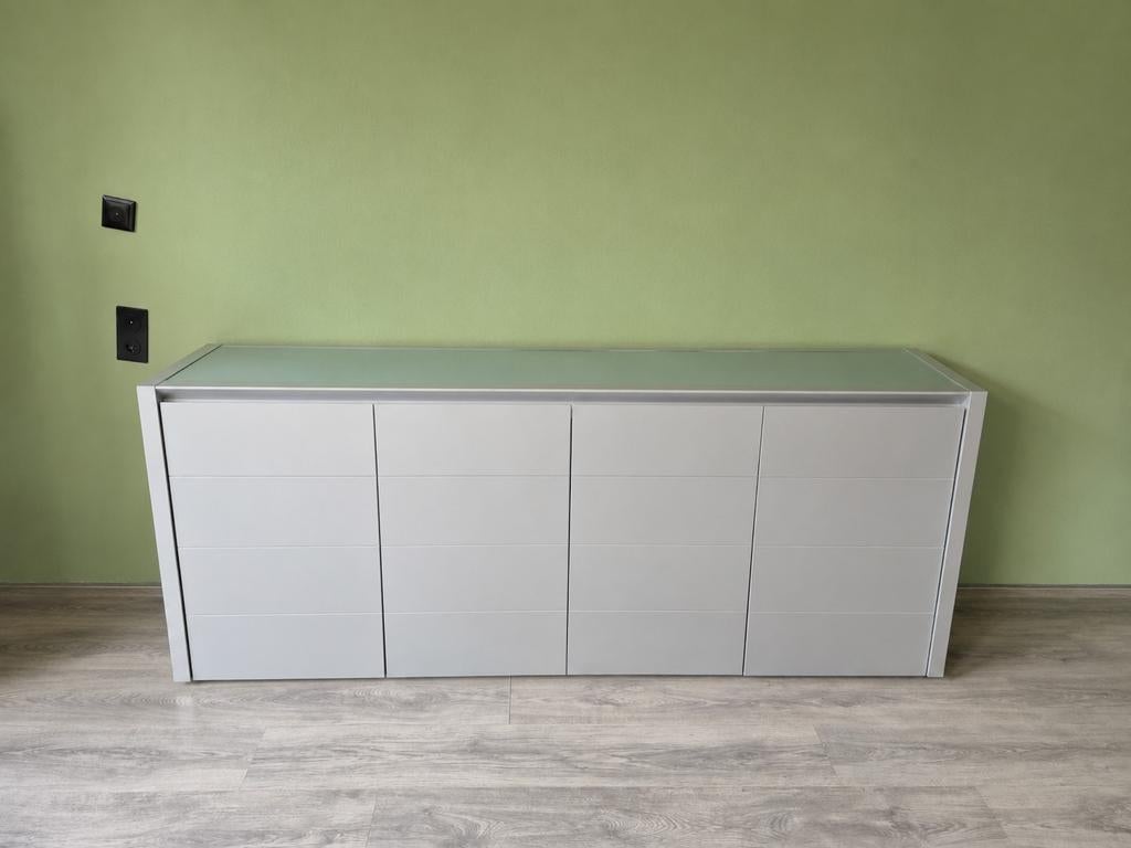 Dressoir met glasplaat bovenop, Huis en Inrichting, Ophalen of Verzenden, Gebruikt, 25 tot 50 cm, Minder dan 100 cm