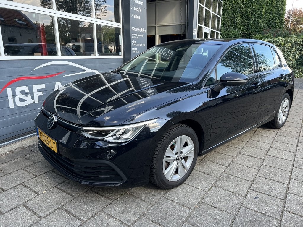 Volkswagen Golf 1.0 TSI Life (bj 2021), Auto's, Voorwielaandrijving, Gebruikt, Euro 6, Zwart