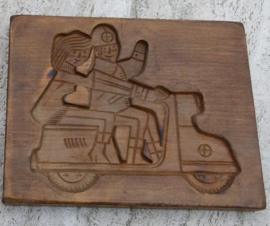 Speculaas Plank Verliefd Stel samen op de Brommer, Ophalen of Verzenden