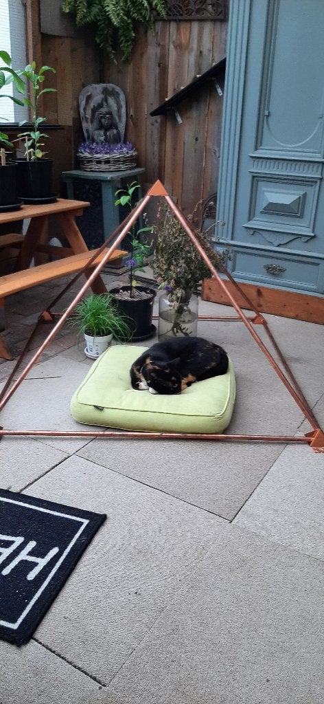 Piramide, Ophalen, Gebruikt, Geel, Natuurlijk materiaal