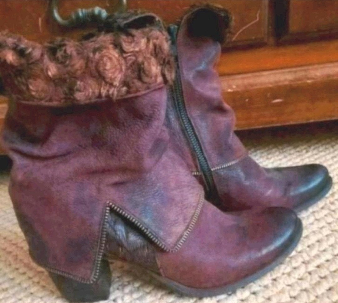 Nieuwe bordeaux suède enkellaarsjes met omslag Papucei 38, Kleding | Dames, Verzenden, Lage of Enkellaarzen, Nieuw, Papucei