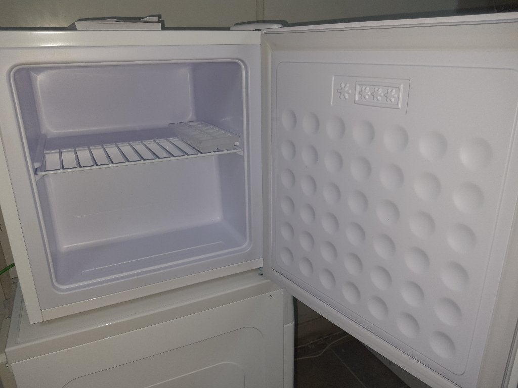 Mooie ARO mini vriezer werkt Uitstekend, Minder dan 85 cm, Minder dan 60 cm, Zo goed als nieuw, Energieklasse A of zuiniger