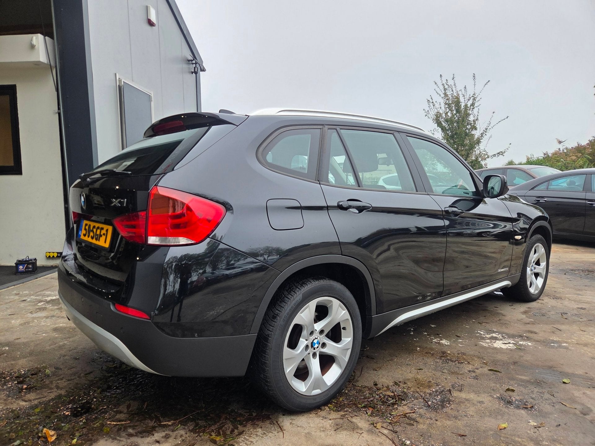 BMW X1 SDrive20i Business, X1, Euro 5, Zwart, 4 cilinders