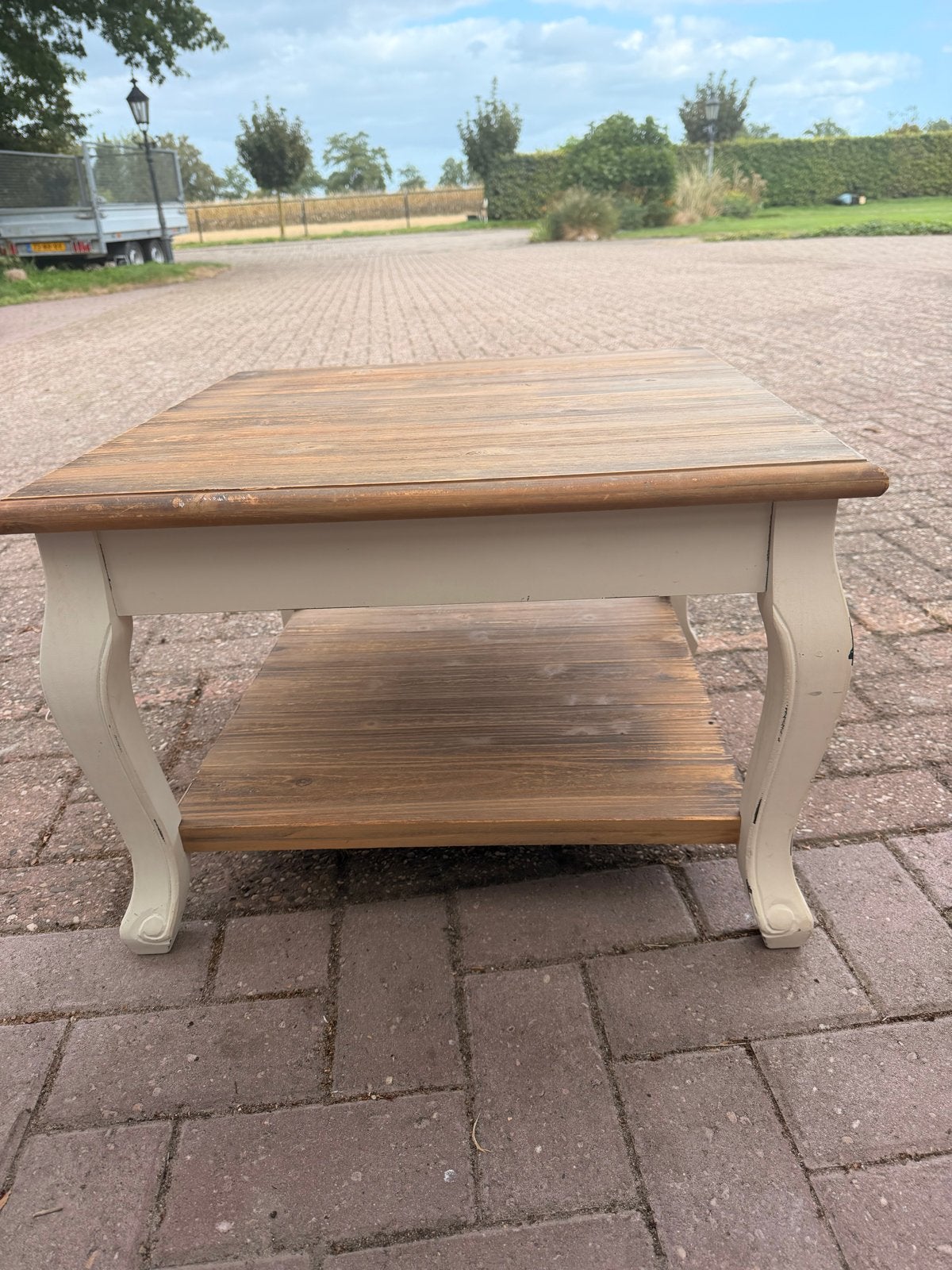 Salontafel met houten blad en crèmekleurig onderstel, Gebruikt, Vierkant, 5 – 50, Overige houtsoorten