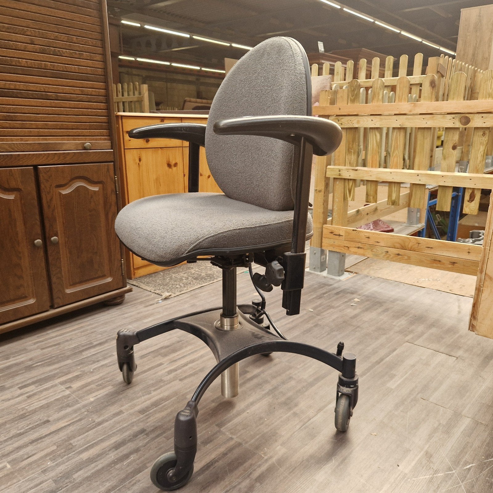 Verkocht!  Ergonomische Bureaustoel - trippelstoel, Ophalen, Gebruikt, ., .