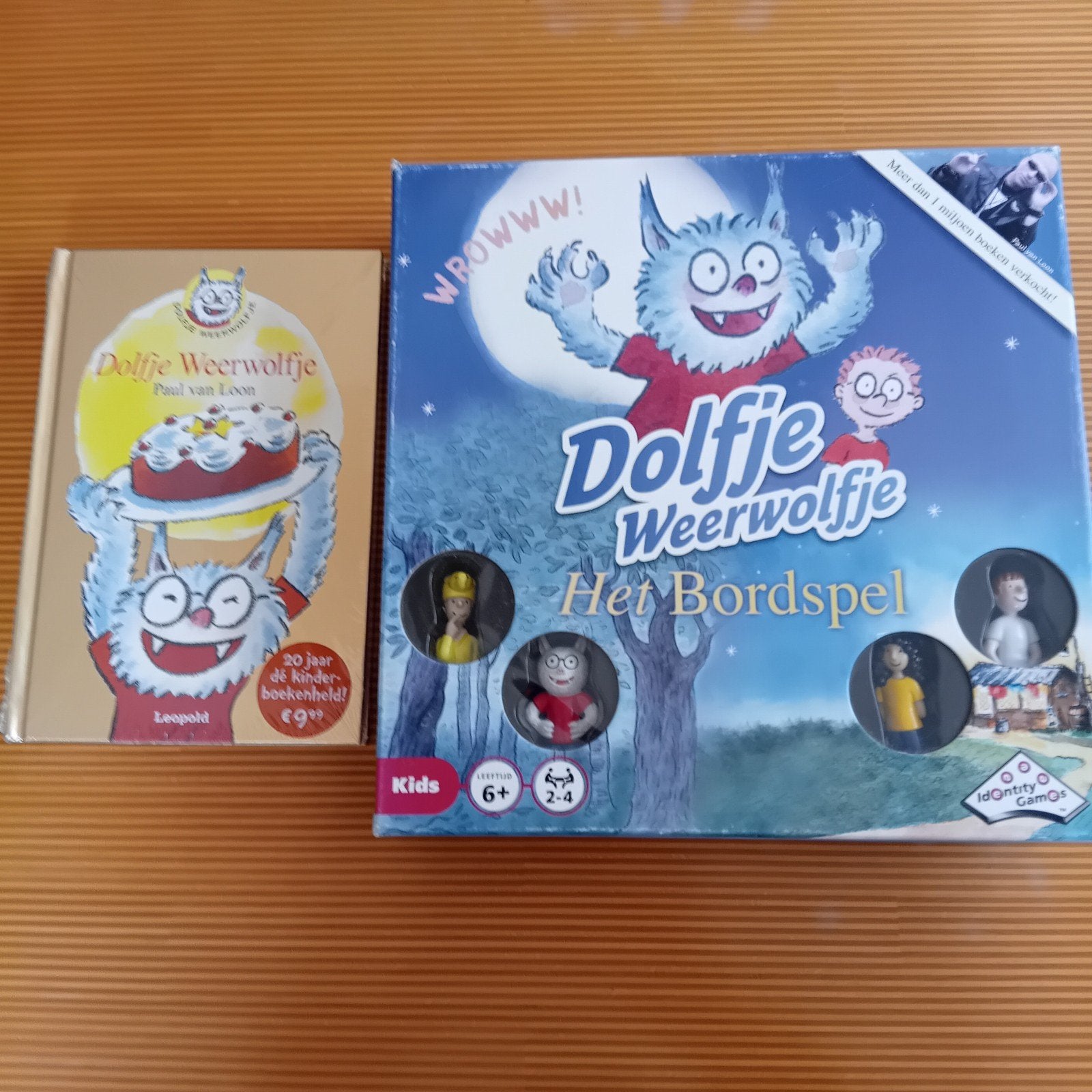 Dolfje Weerwolfje Bordspel + Boek - Zo goed als nieuw, Drie of vier spelers, Ophalen of Verzenden, Zo goed als nieuw, Leopold