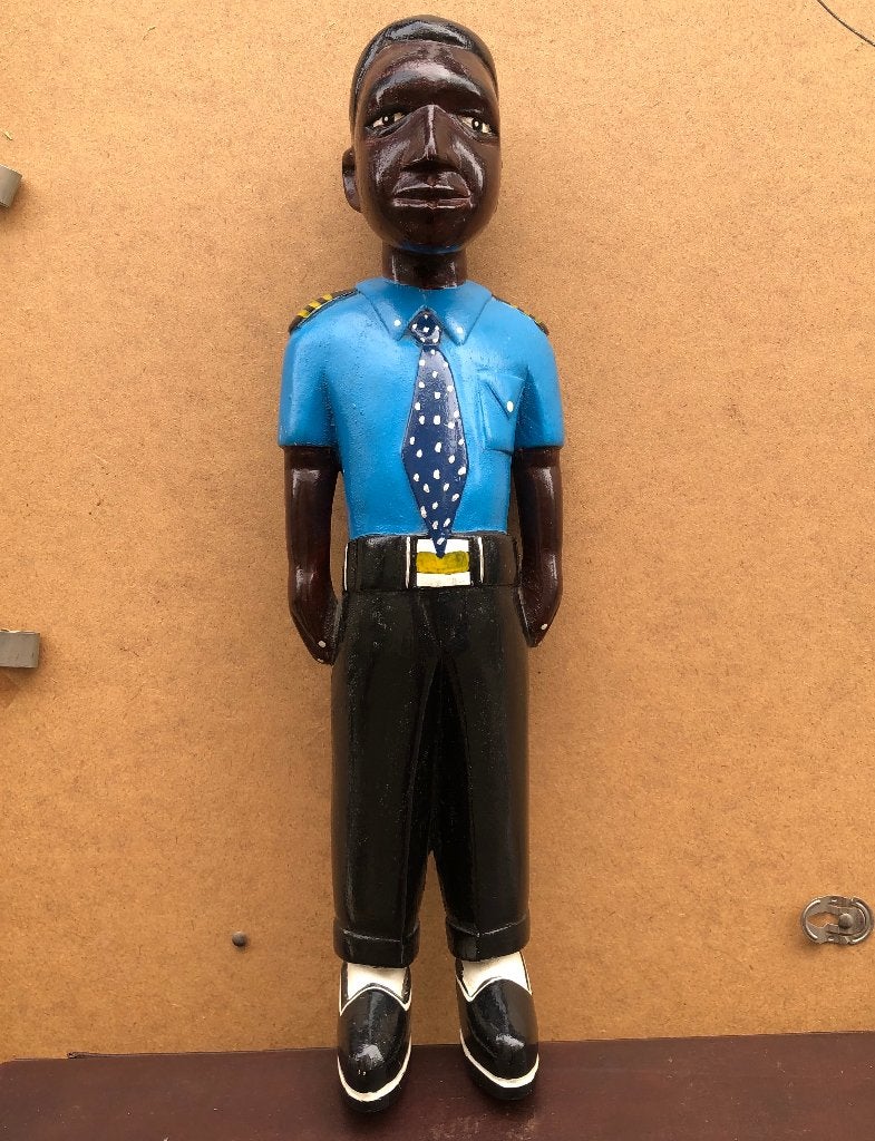 Colon statue / beeld Steward, Antiek en Kunst, Kunst | Niet-Westerse kunst, Hout, 40 cm, Afrika, Ophalen of Verzenden