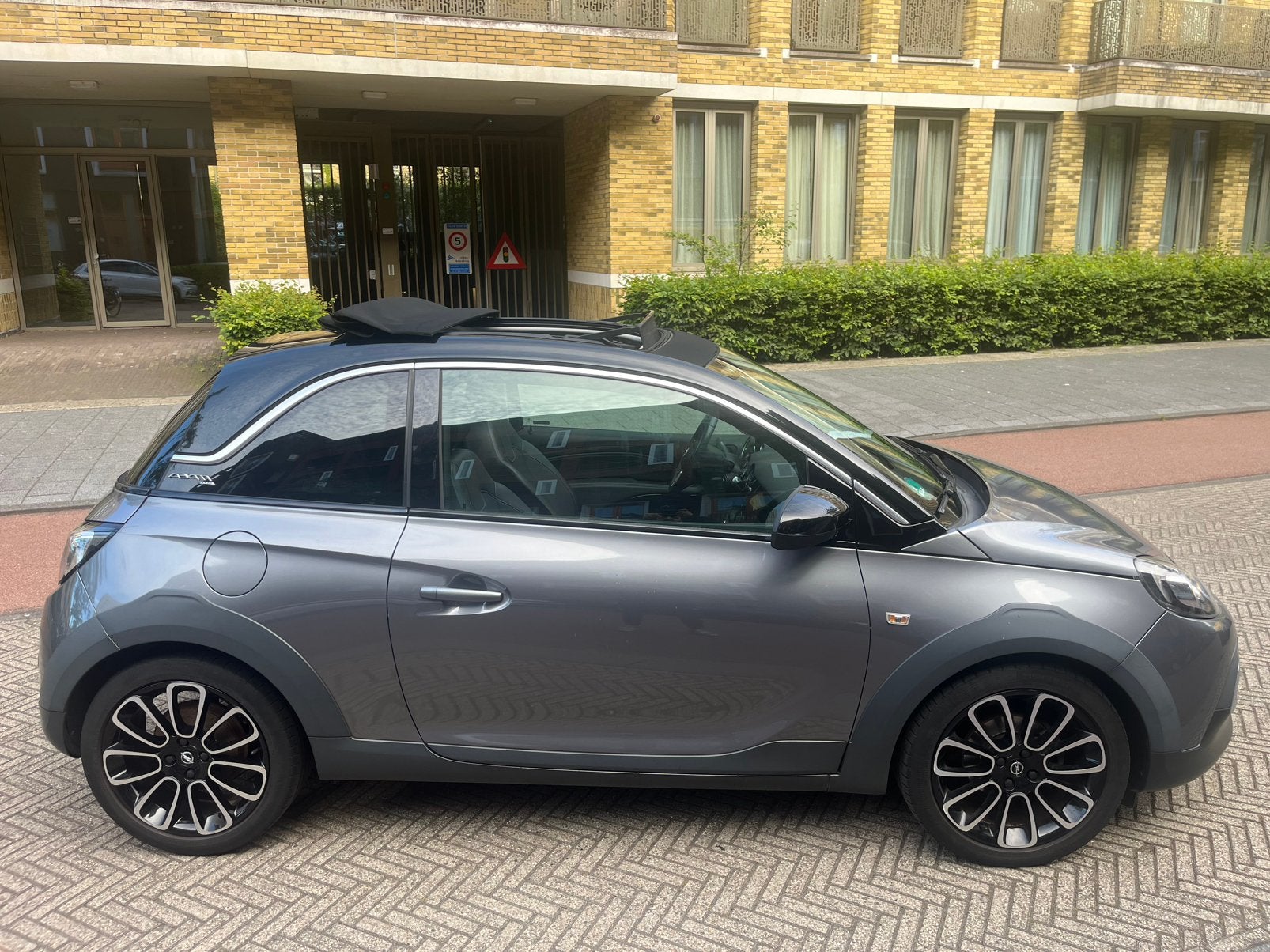 Opel ADAM 1.4 Ecoflex Start/stop 100PK 2017 Grijs, Auto's, Opel, Voorwielaandrijving, ADAM, 1398 cc, 4 cilinders