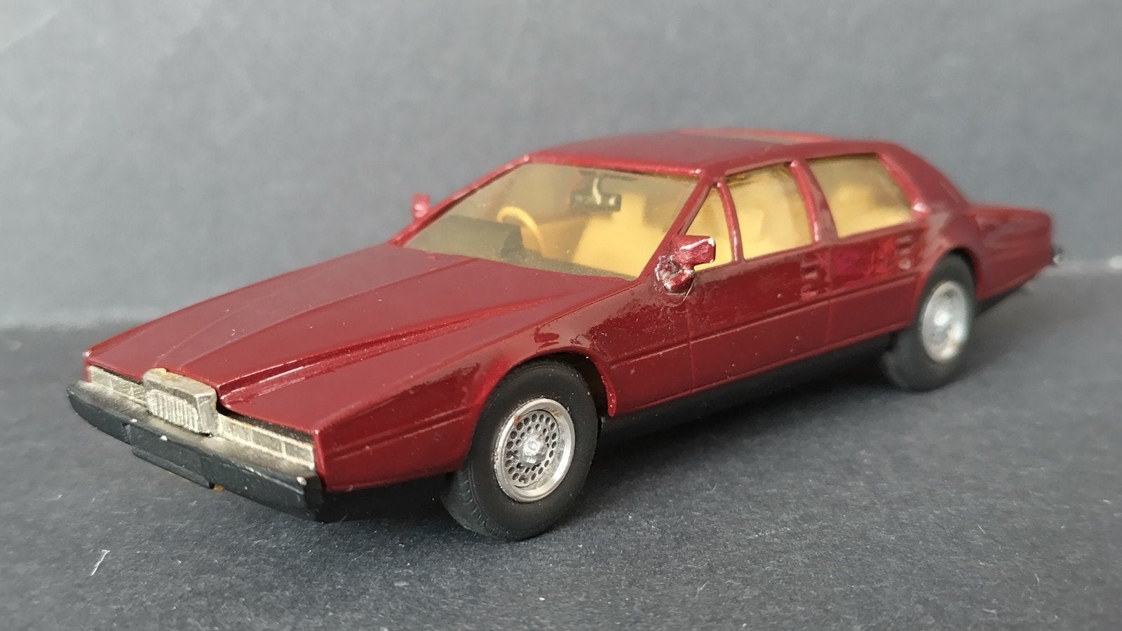 Aston Martin Lagonda 1:43 Western Models Pol, Overige merken, Auto, Verzenden, .