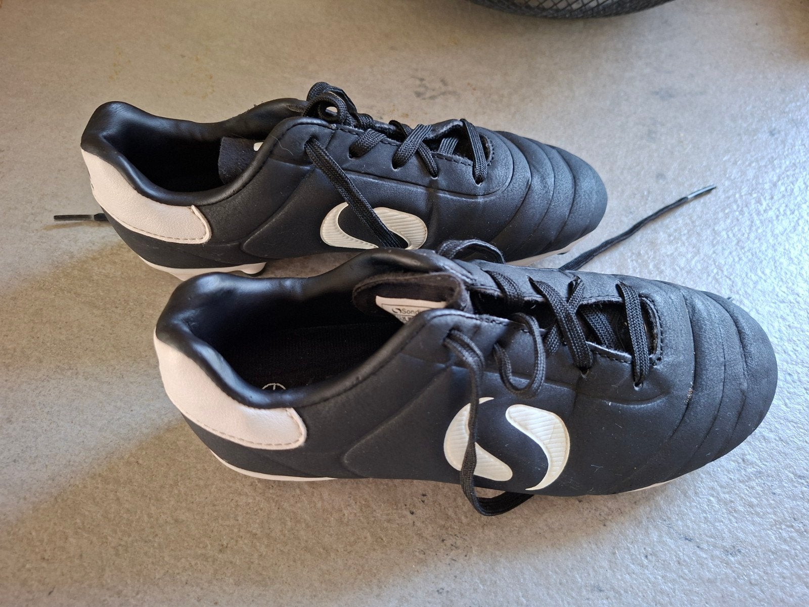 Sondico Street Goals voetbalschoenen - Maat 30.5, Sport en Fitness, Voetbal, Ophalen of Verzenden, Gebruikt, Schoenen