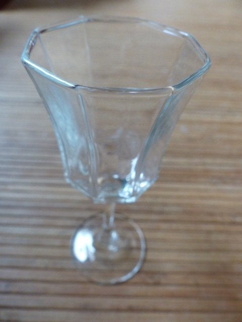 vierkant wijnglas vierhoekig glas 8-hoekig borrelglaasje, Ophalen of Verzenden, Zo goed als nieuw, Borrel- of Shotglas
