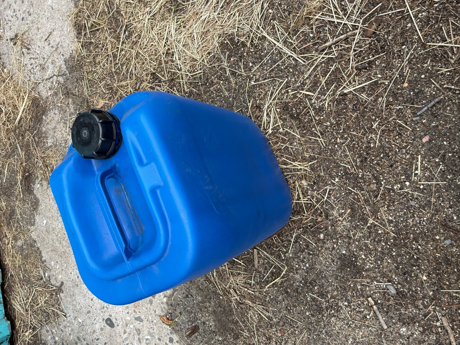 Jerry can leeg, Minder dan 75 liter, Ophalen, Zo goed als nieuw, Kunststof