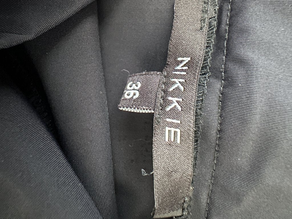 Nikkie rok S, Zwart, Ophalen of Verzenden, Zo goed als nieuw, Boven de knie