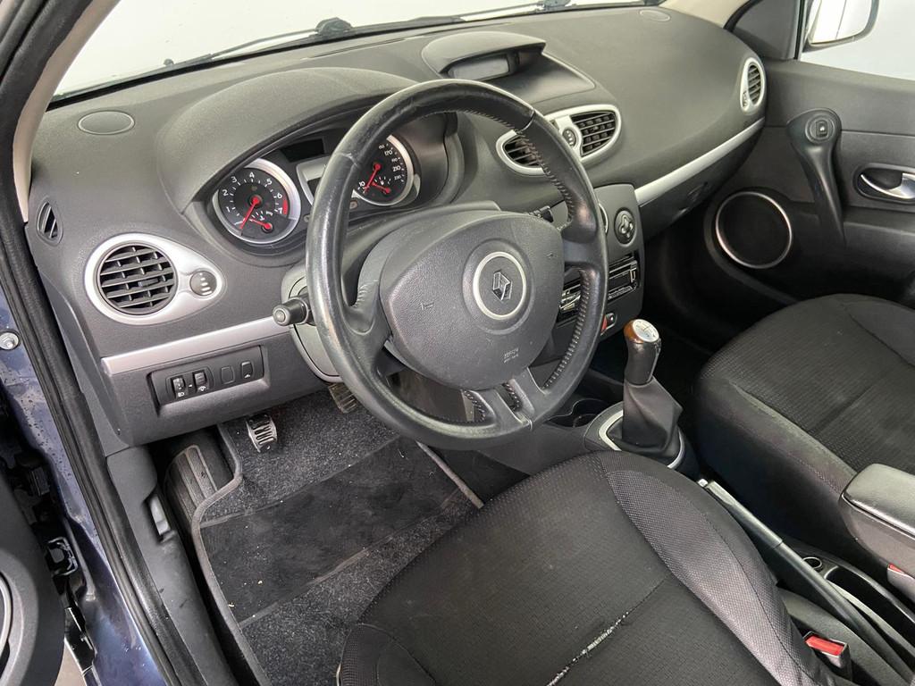 Renault Clio 1.6-16V Dynamique Comfort (bj 2006), Voorwielaandrijving, Multifunctioneel stuurwiel, Gebruikt, 4 cilinders