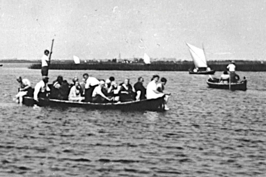 972802	Giethoorn	1950 volle punter	Gelopen met zeg, Ophalen of Verzenden, 1940 tot 1960, Gelopen, Overijssel