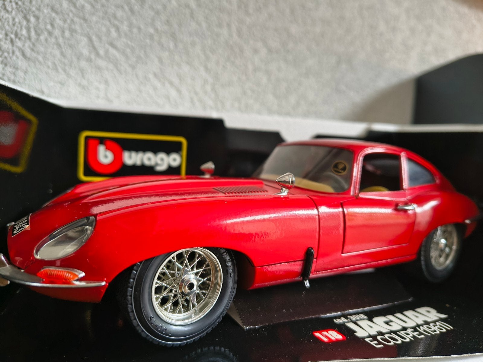 Burago Jaguar E-Type Coupe 1961 - Schaalmodel 1:18, Hobby en Vrije tijd, Modelauto's | 1:18, Ophalen