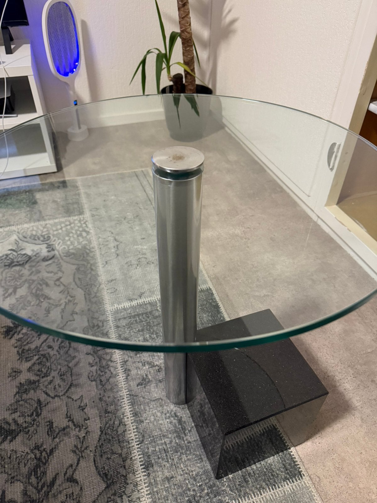 Hank Kwint bijzettafel HK-2, Ophalen, Rond, 50 tot 100 cm, Glas