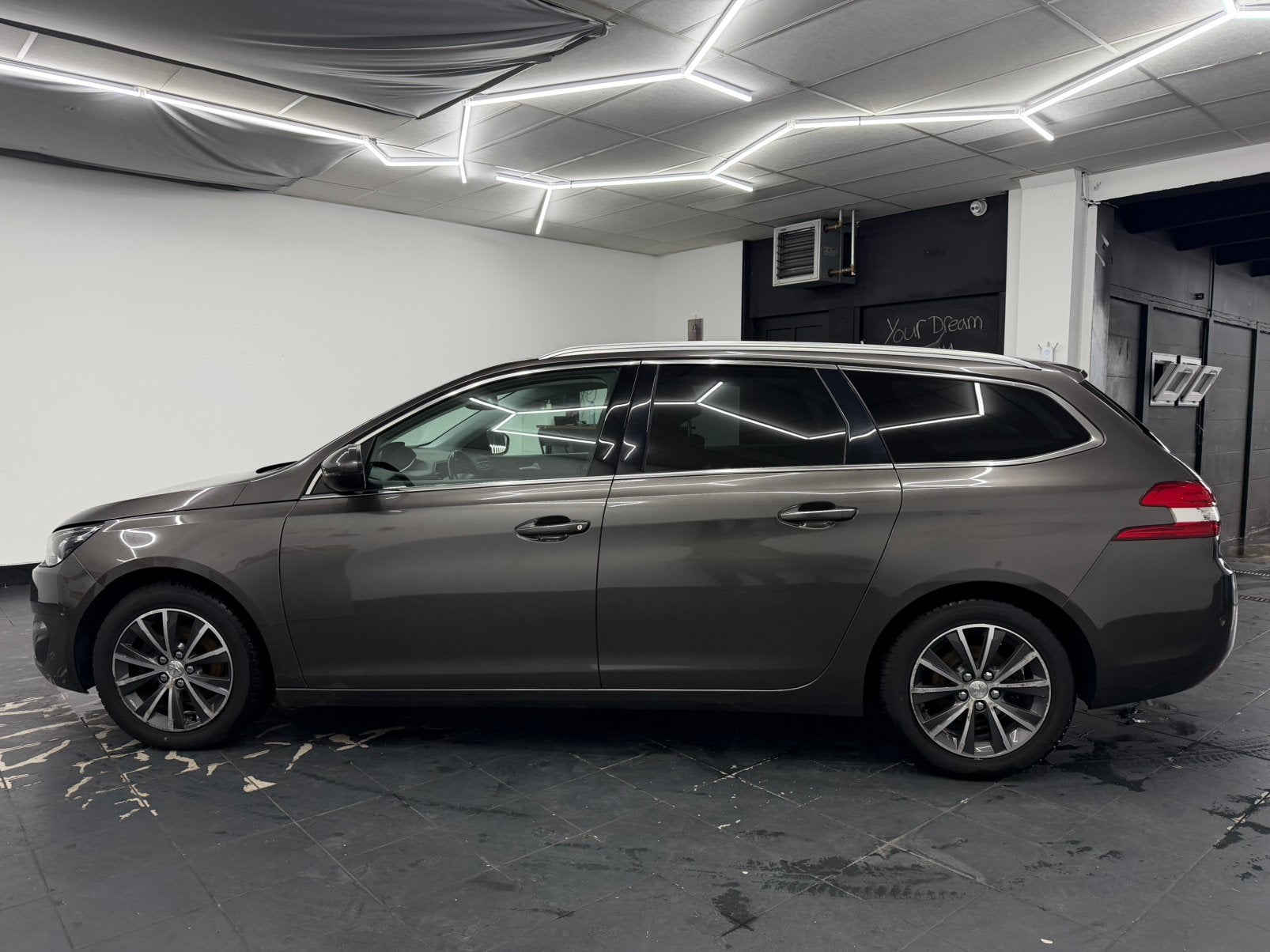 Foto 8 van Peugeot 308 1.2 E-thp 130pk 2015  bezorgen mogelijk!!