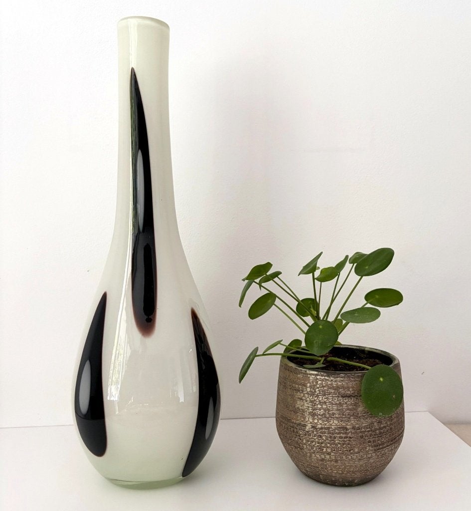 Handgemaakte grote vloervaas. 55cm hoog  wit/creme-zwart, Wit, Ophalen of Verzenden, Handgemaakt, 55 cm