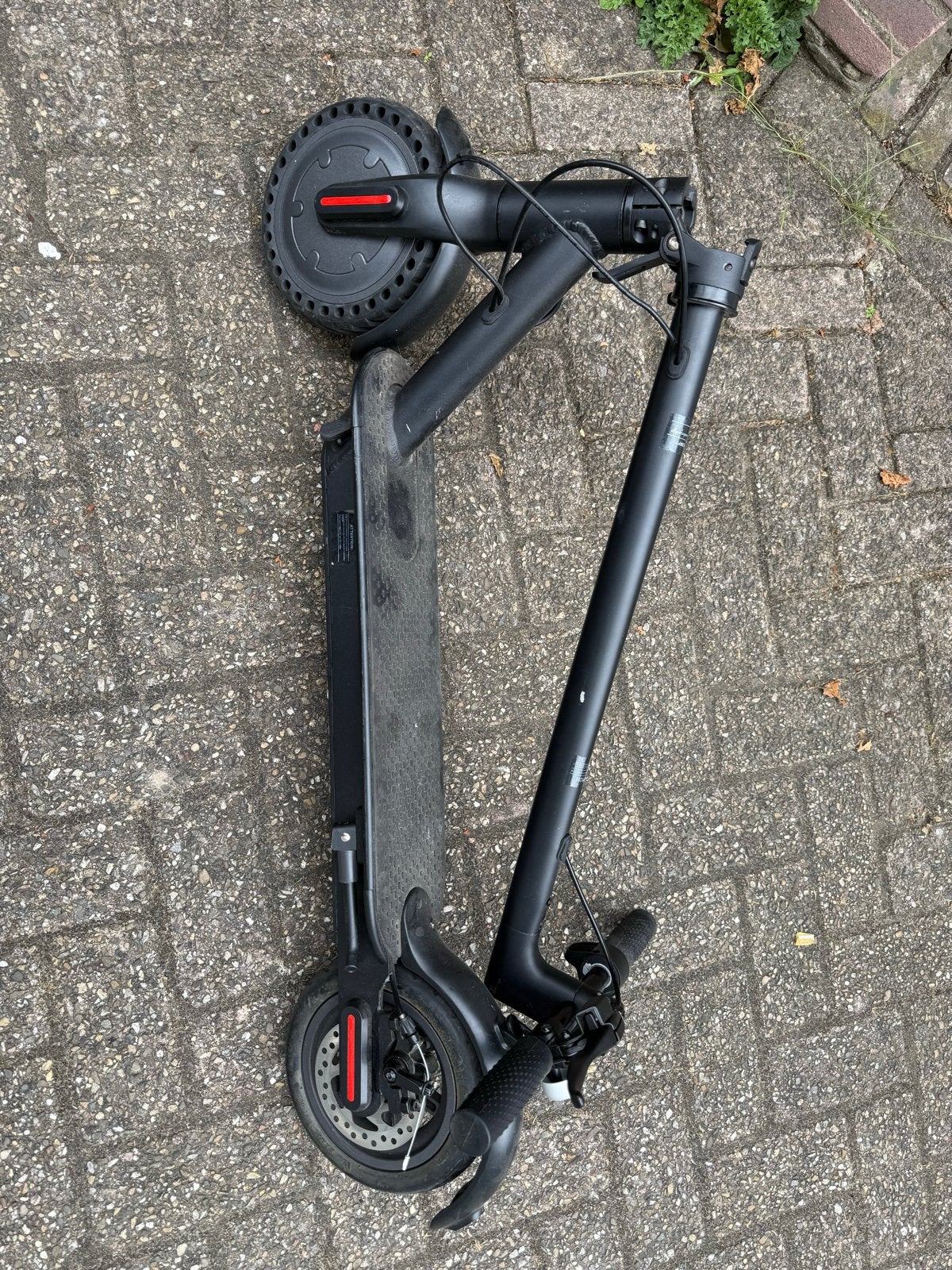 2 defecte elektrische steps voor onderdelen, Fietsen en Brommers, Steps, Ophalen of Verzenden, Gebruikt, Elektrische step (E-scooter)