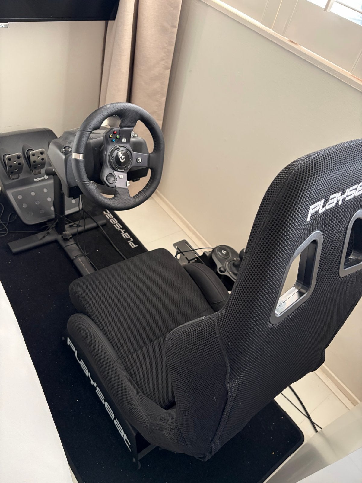 Playseat met Logitech G920 racestuur, pedalen en shifter, Spelcomputers en Games, Ophalen, Racestoel, Gebruikt, Xbox