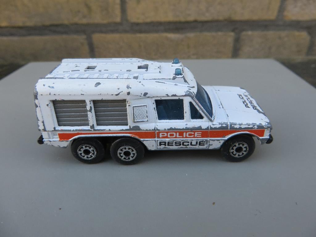 Matchbox Range Rover Carmichael Commando POLICE Rescue, Ophalen of Verzenden, Gebruikt, Auto