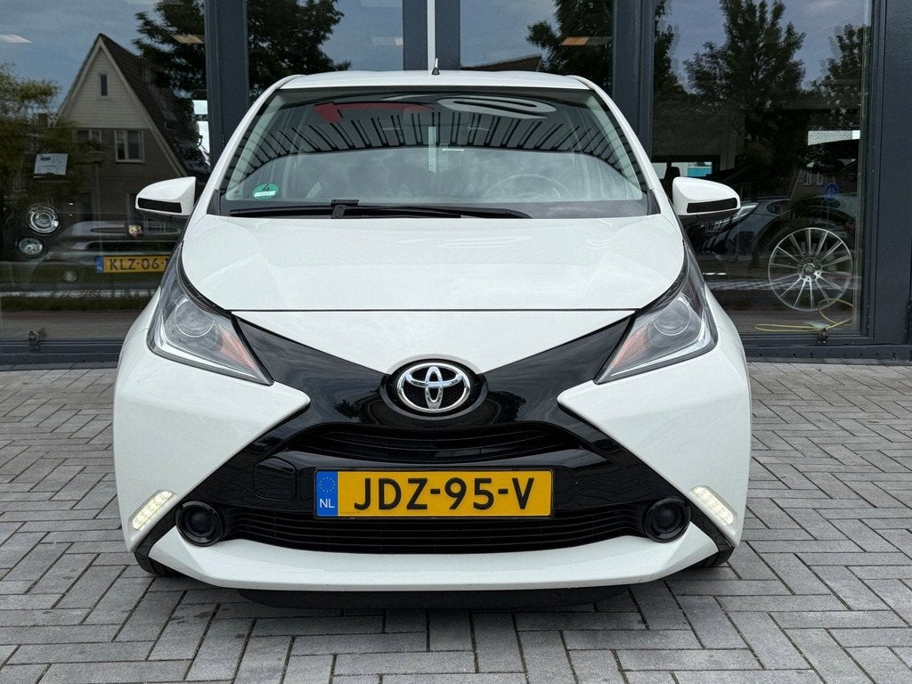 Toyota Aygo 1.0 VVT-i x Airco Nieuwe apk, Auto's, Voorwielaandrijving, Stof, Gebruikt, Wit