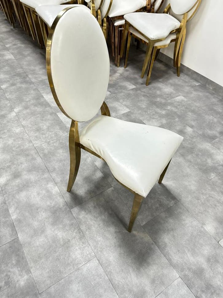 Te koop een party gebruikte Dior stoelen