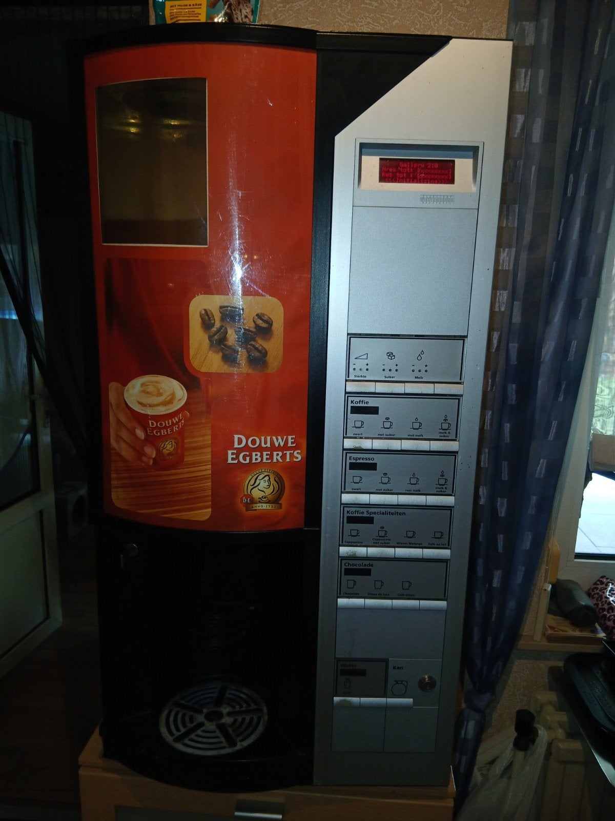 Te Koop koffieautomaat, Ophalen