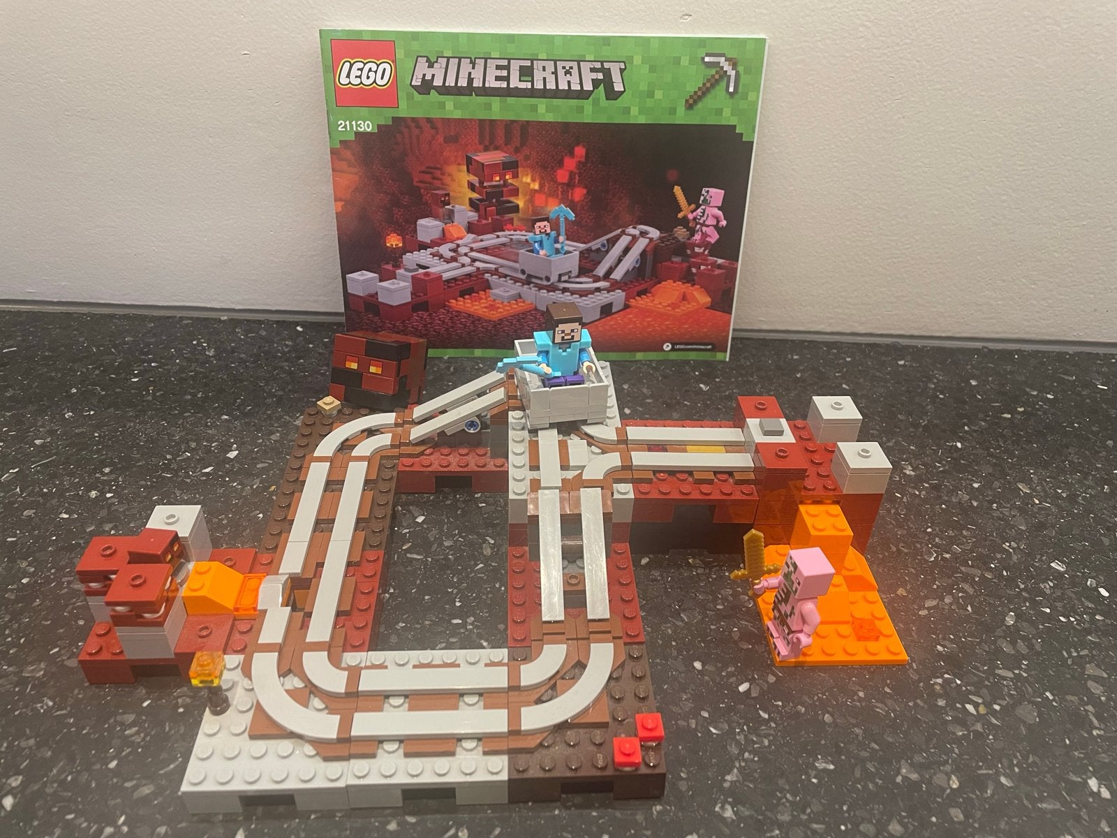 Lego Minecraft 21130: De Nether Spoorbaan - Compleet, Gebruikt, Minecraft, Lego, Ophalen of Verzenden