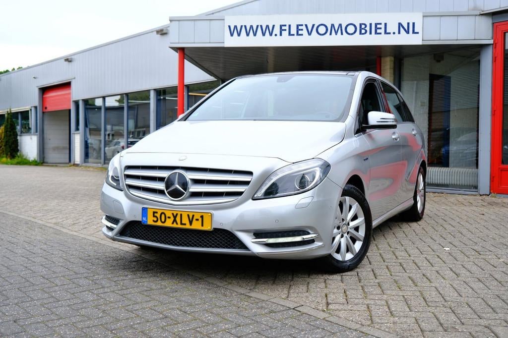 Mercedes-Benz B-klasse 180 Ambition Pano|1e Eig|Xenon|Leder|, Auto's, Voorwielaandrijving, Euro 5, Gebruikt, 1295 kg